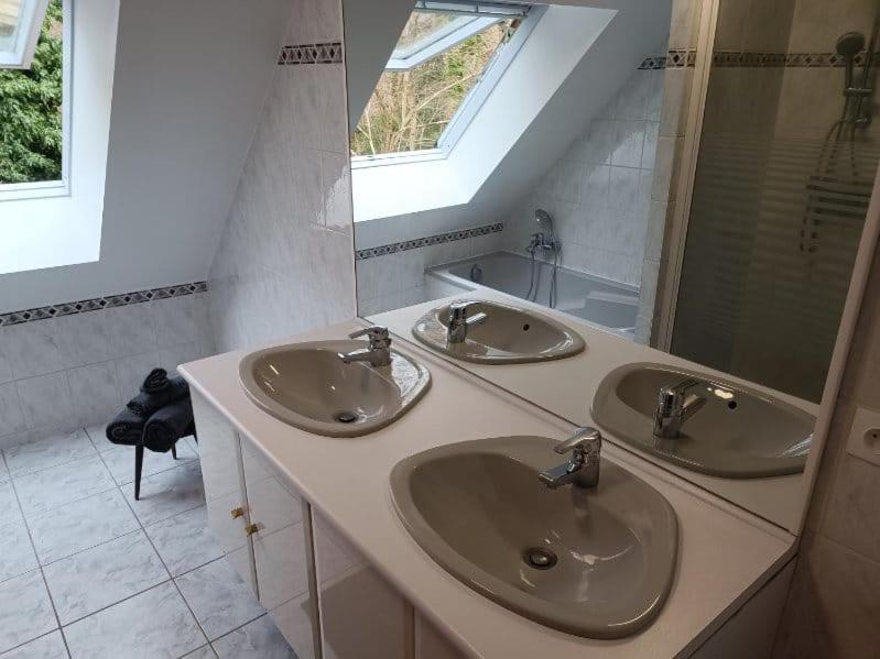 La Fontaine Aux Enfants - Gr5 - Chambre Avec Sdb Privee Abreschviller Luaran gambar